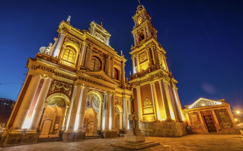Tours in Salta visit the lovely San Francisco church in the historic center